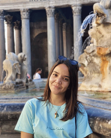 Laëtitia et le t-shirt La Mouche Poulette à Rome